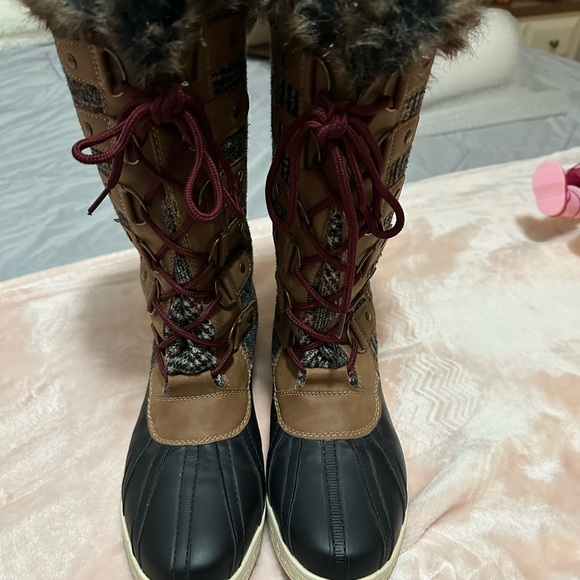 Women’s size 7 like new - Picture 2 of 4